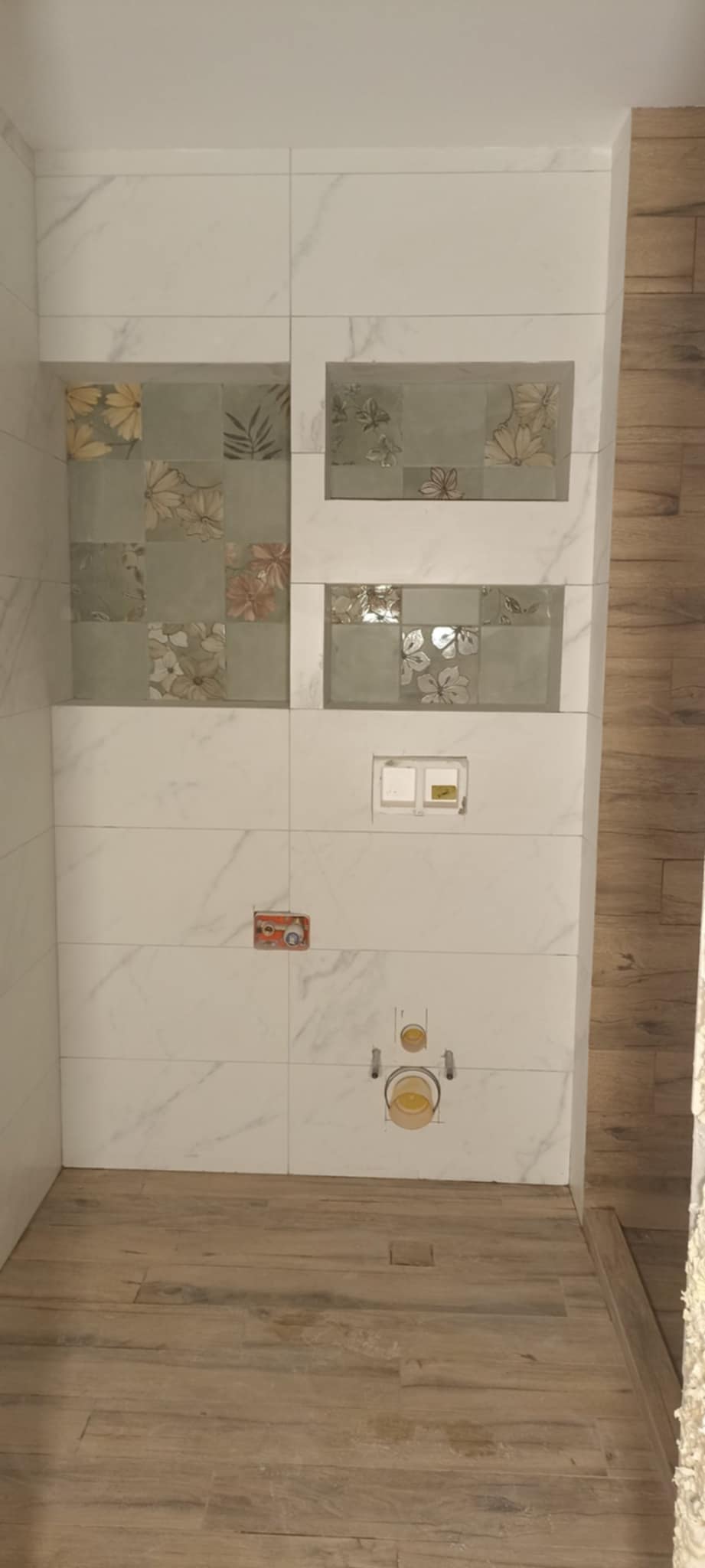 Полагане на плочки за баня